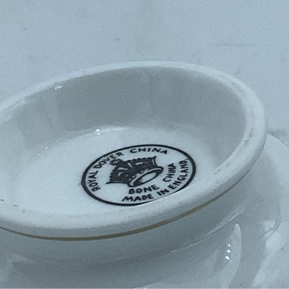 Royal Dover English Bone China Floral Bouquet Teacup and Saucer - Picture 11 of 11